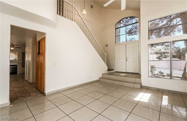 Building Photo - 2930 Seasons Ave