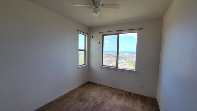 Building Photo - Kahiwelo at Makakilo 3 bedroom home for rent