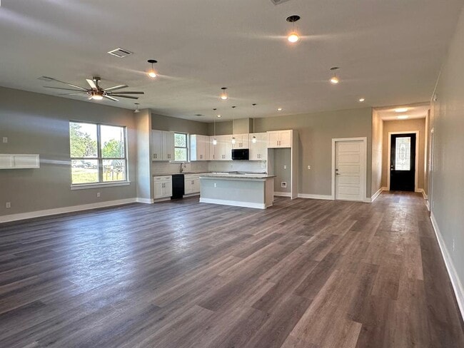 Building Photo - 368 Nene Ln