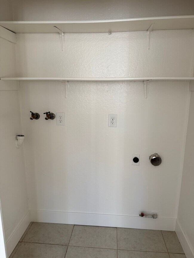 Building Photo - 150-152 S. Harwood Street