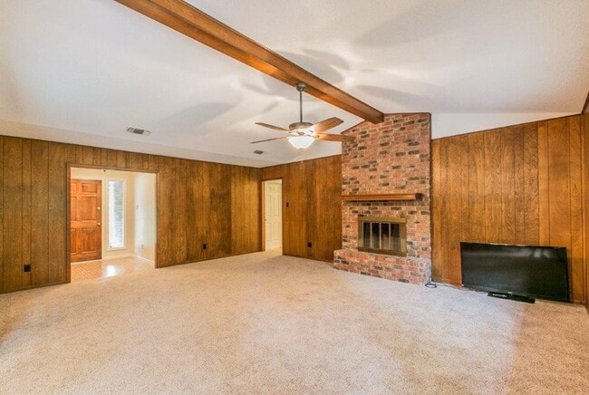 Building Photo - 3 BEDROOM, NORTH BELTON