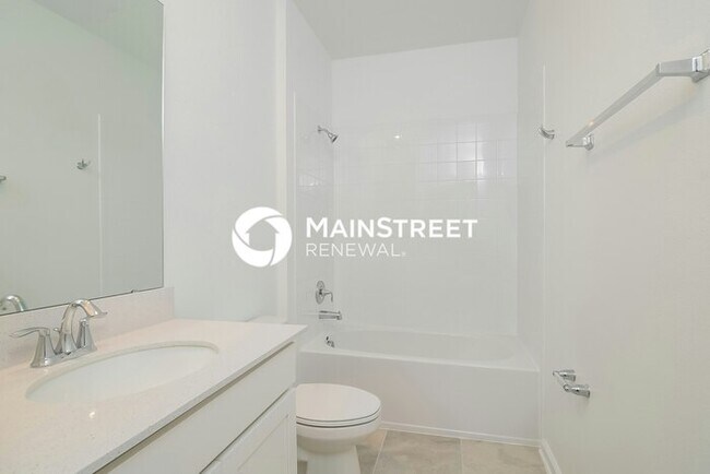 Building Photo - 3 Bedroom Pet-Friendly Home in St. Cloud, FL with Main Street Renewal
