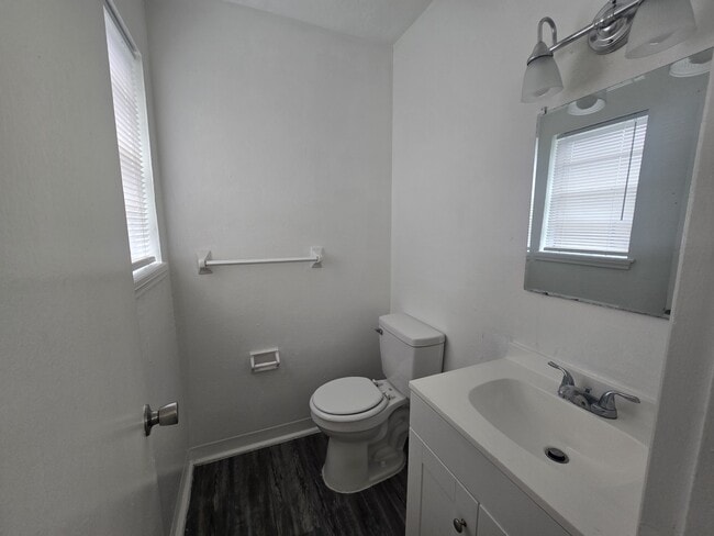 Building Photo - 7510 Hummingbird Ln