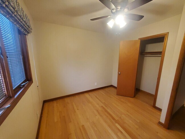 Building Photo - 3 Bedroom Single Family Ranch Home