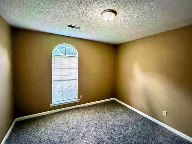 Building Photo - 4331 Crimson Leaf Cove