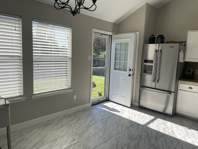 Building Photo - Begin the school year in this wonderful single story home with a spacious floorpan in Indian Forest.