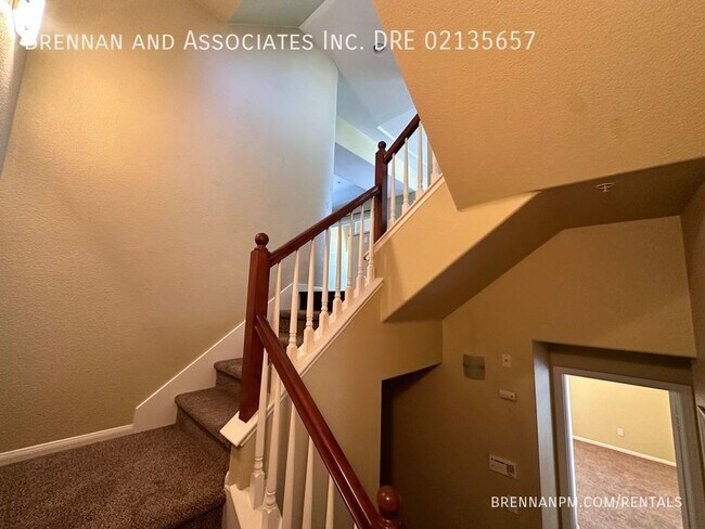 Building Photo - 2728 Farragut Rd