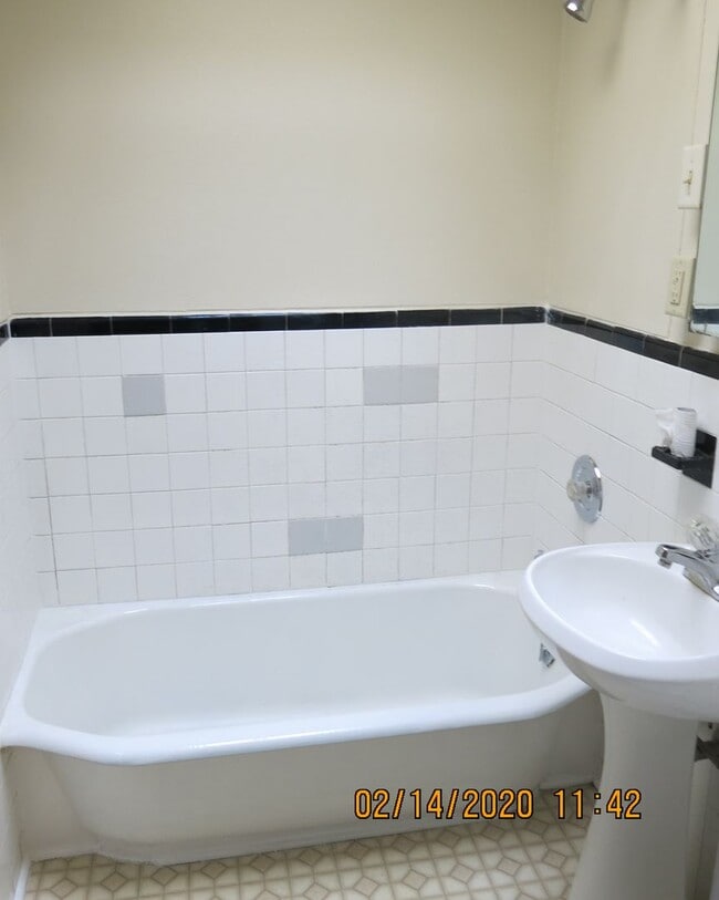 Building Photo - 1415 Calder St