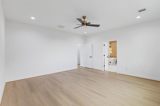 Building Photo - 3613 Gano St