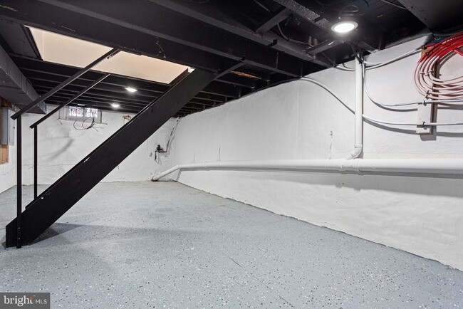 Building Photo - 2341 Belgrade St