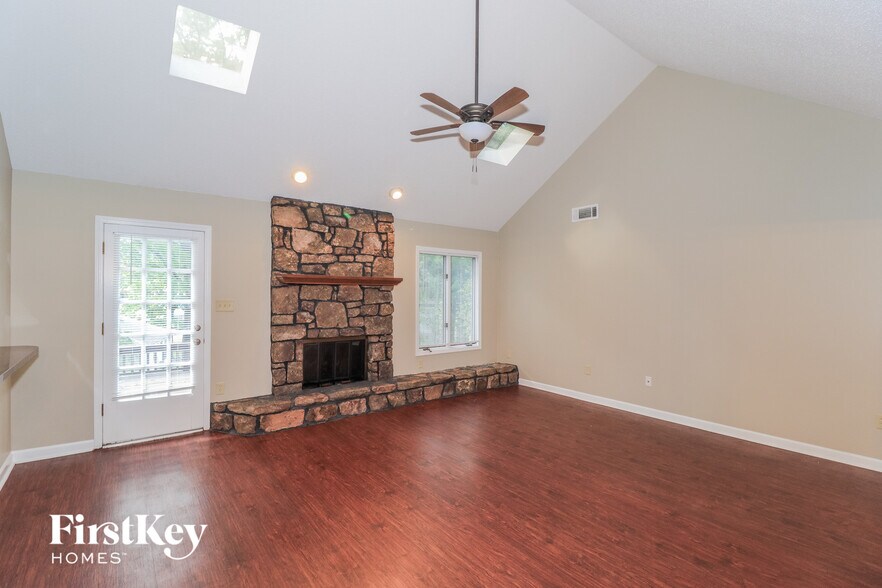 Building Photo - 8418 Chippingham Dr