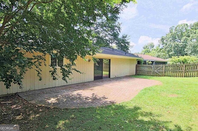 Building Photo - 118 Scatterfoot Dr