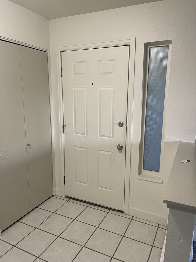 Building Photo - 3465 Lochwood Dr