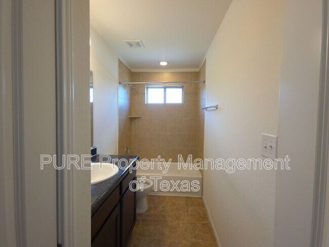 Building Photo - 417 Cinnamon Teal Ln