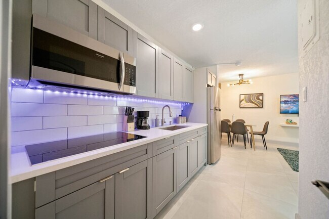 Building Photo - 1416 NE 9th St