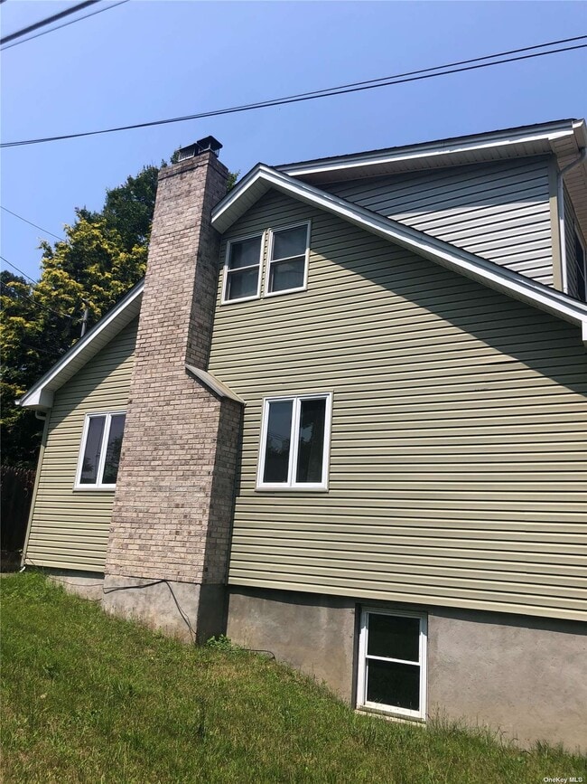 Building Photo - 231 Evergreen Ave