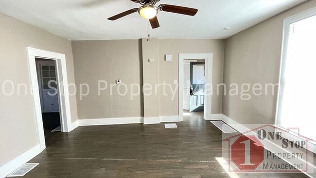 Building Photo - 3-bedroom, 2-bath in Liberty