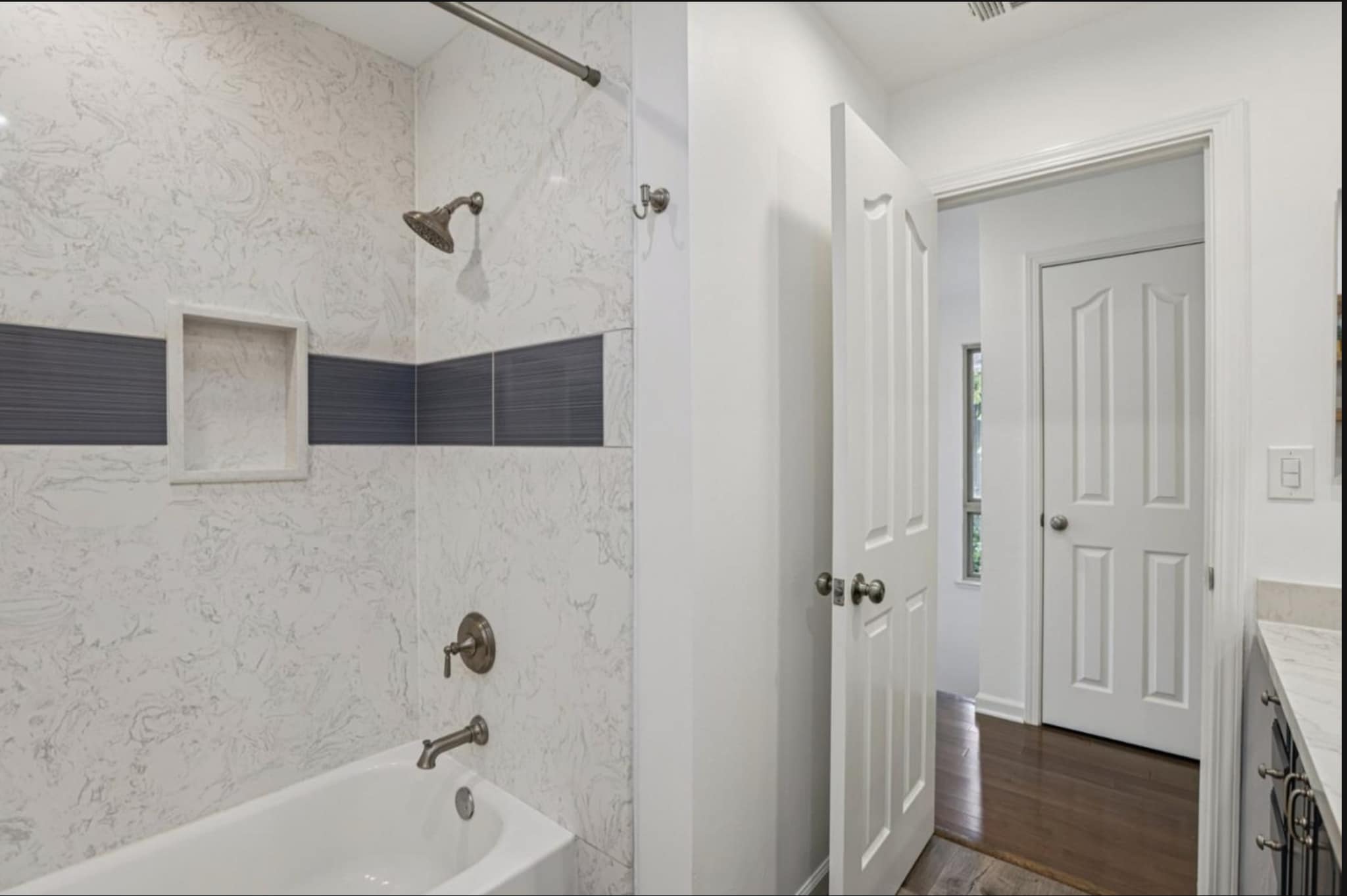 Building Photo - 1512 Huddersfield Ct