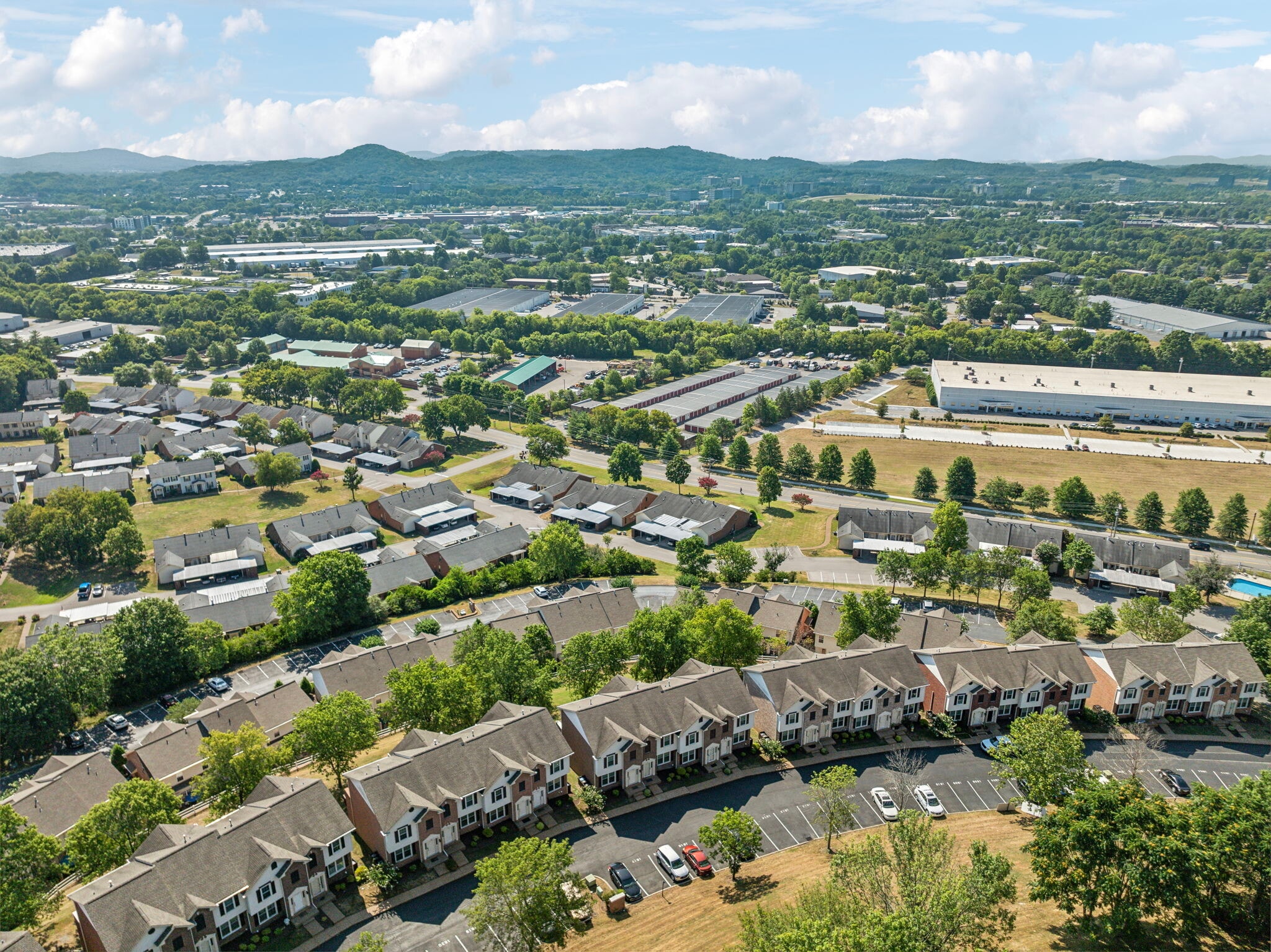 Building Photo - 1614 Brentwood Pointe