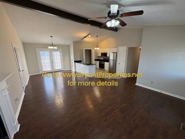 Building Photo - 2002 Dogwood Ln