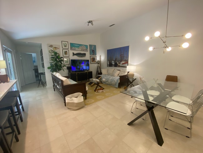 Building Photo - 9124 Sun Terrace Cir