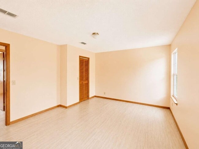 Building Photo - 603 Plantation Village Dr