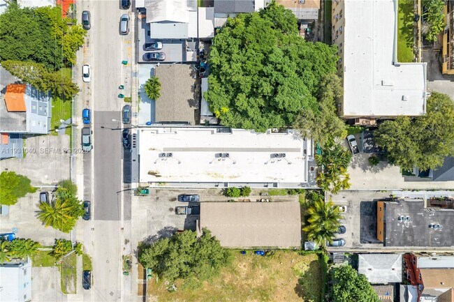 Building Photo - 526 SW 2nd St