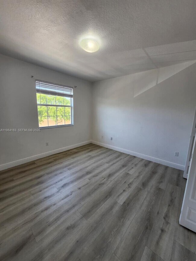 Building Photo - 1322 SW 147th Ter