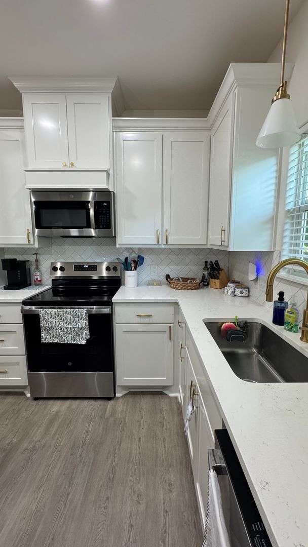 Building Photo - Gorgeous 3/2 House Corner Lot in Downtown Bryan w/ July Move In!