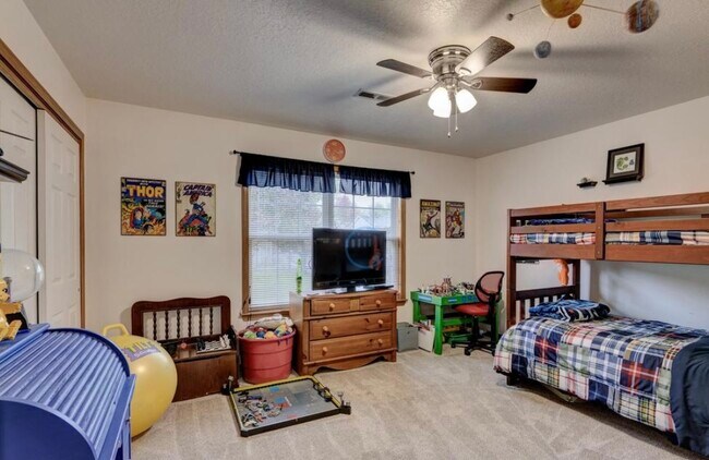 Building Photo - 1531 Lucas Dr