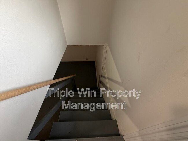Building Photo - 937 Chain of Rocks Dr