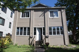 Building Photo - 620 11th Ave SE