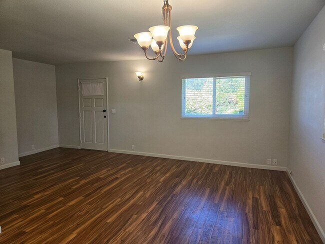 Building Photo - 5437 Griffin Rd