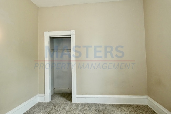 Building Photo - 834 Prouty Ave