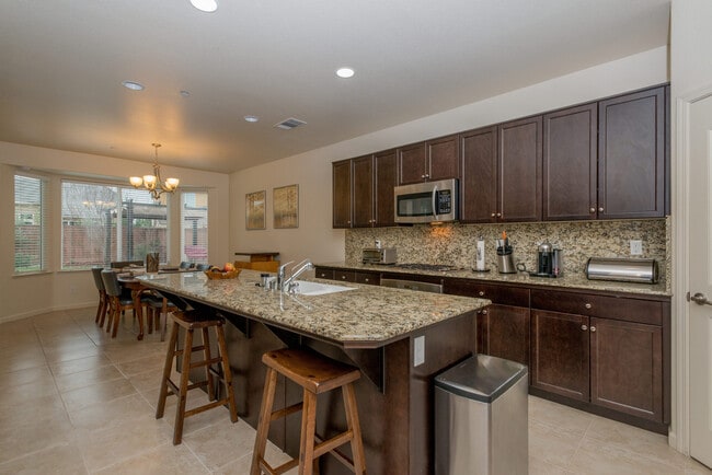 Building Photo - Pristine Harlan Ranch Home