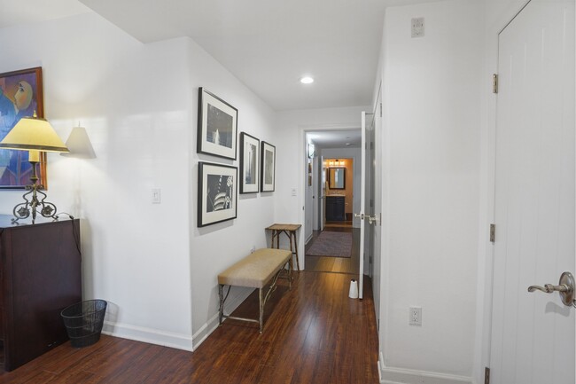 Building Photo - 13308 Valleyheart Dr