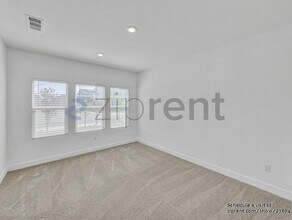 Building Photo - Unit