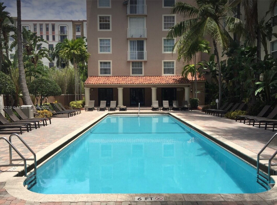 Pool area - 1919 Van Buren St