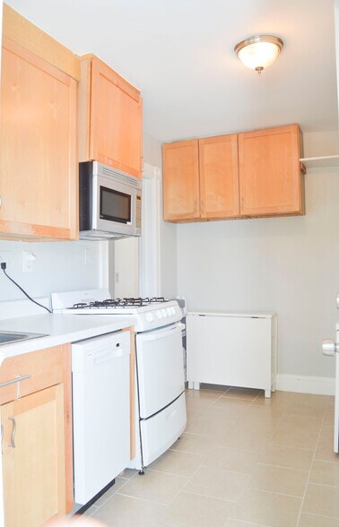 Building Photo - 201 Kentucky Ave SE