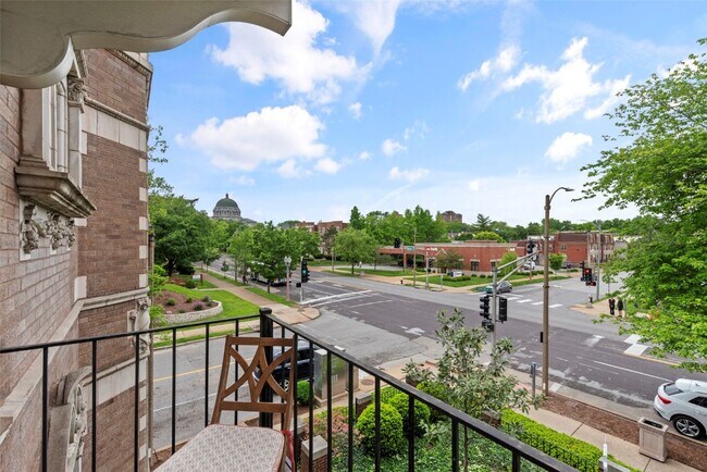 Building Photo - 4260 Lindell Blvd
