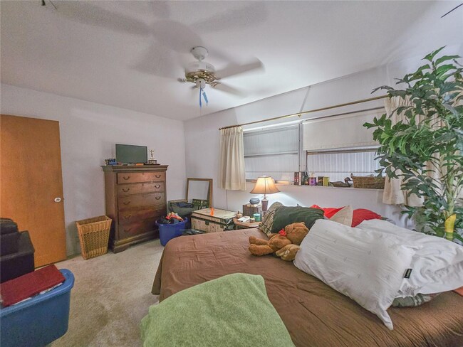 Building Photo - 2066 High Ridge Dr