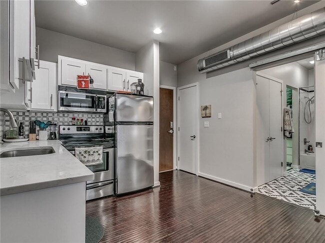 Building Photo - 1 NE 2nd St