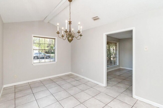 Building Photo - 1517 Colgin St