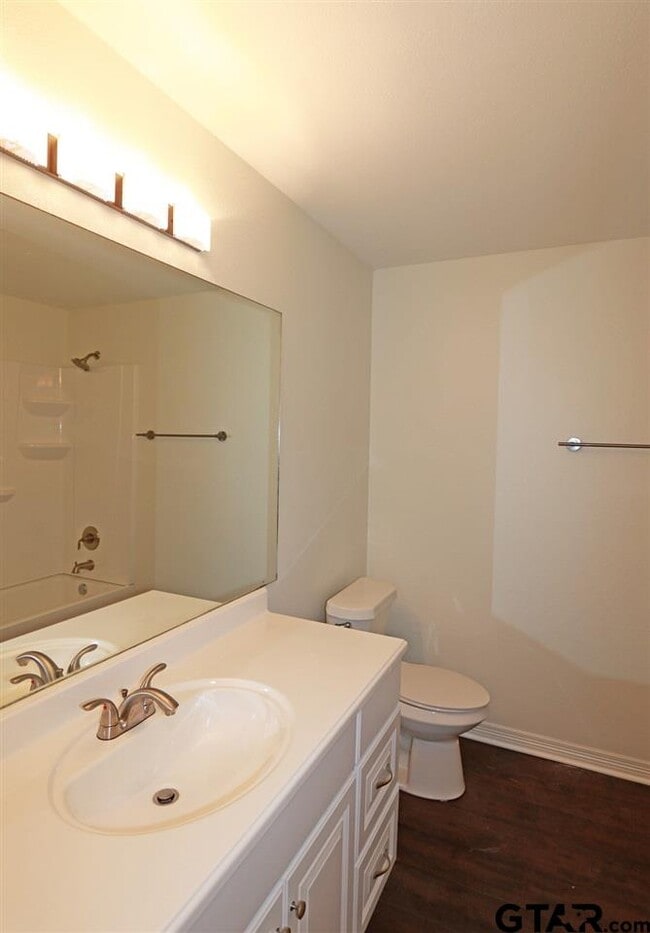 Building Photo - 806 Neches Dr