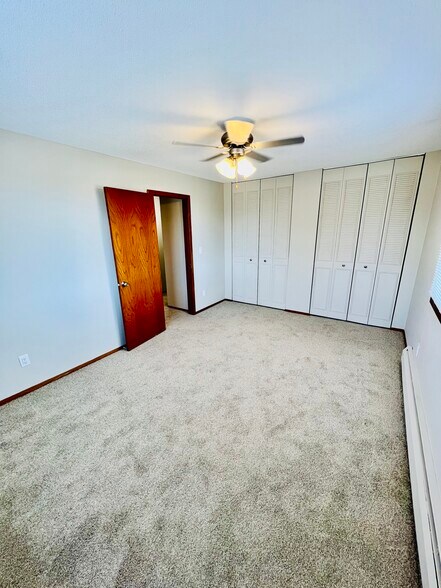 Primary Photo - Larpenteur Manor Apartments