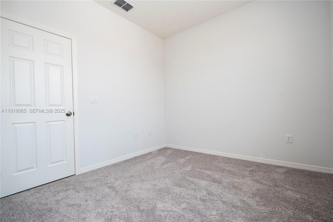 Building Photo - 873 Colville Dr