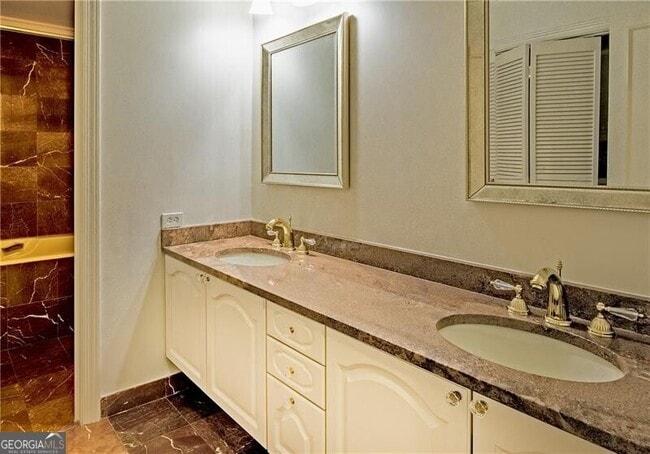 Building Photo - 2660 Peachtree Rd NW