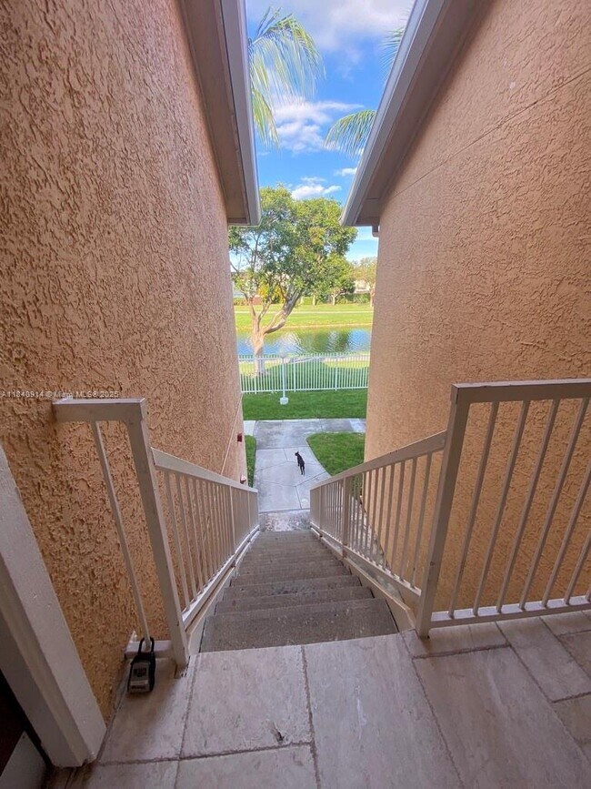 Building Photo - 10581 SW 155th Ct
