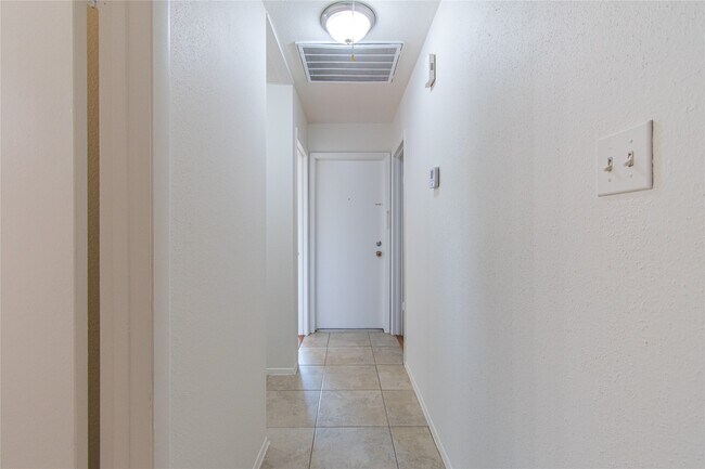 Building Photo - 12710 Autumn Mill Dr