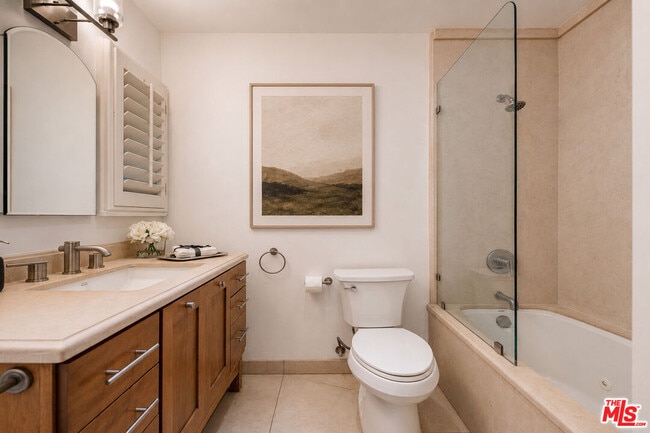 Building Photo - 2559 Hutton Dr